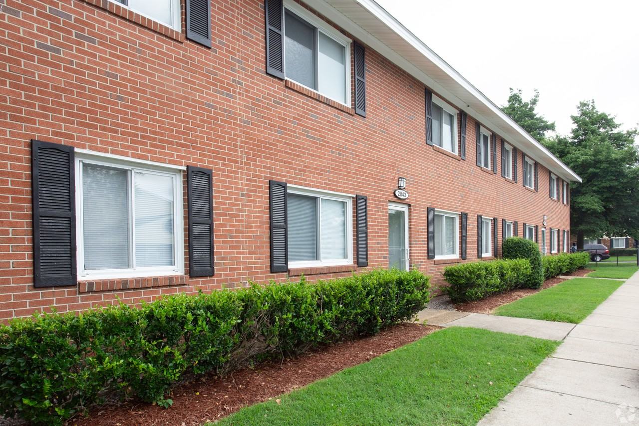 Abbey Arms Apartments - Photo 4 of 14