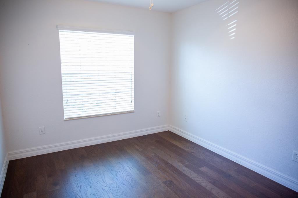 10324 Barberry Ln - Photo 3 of 14