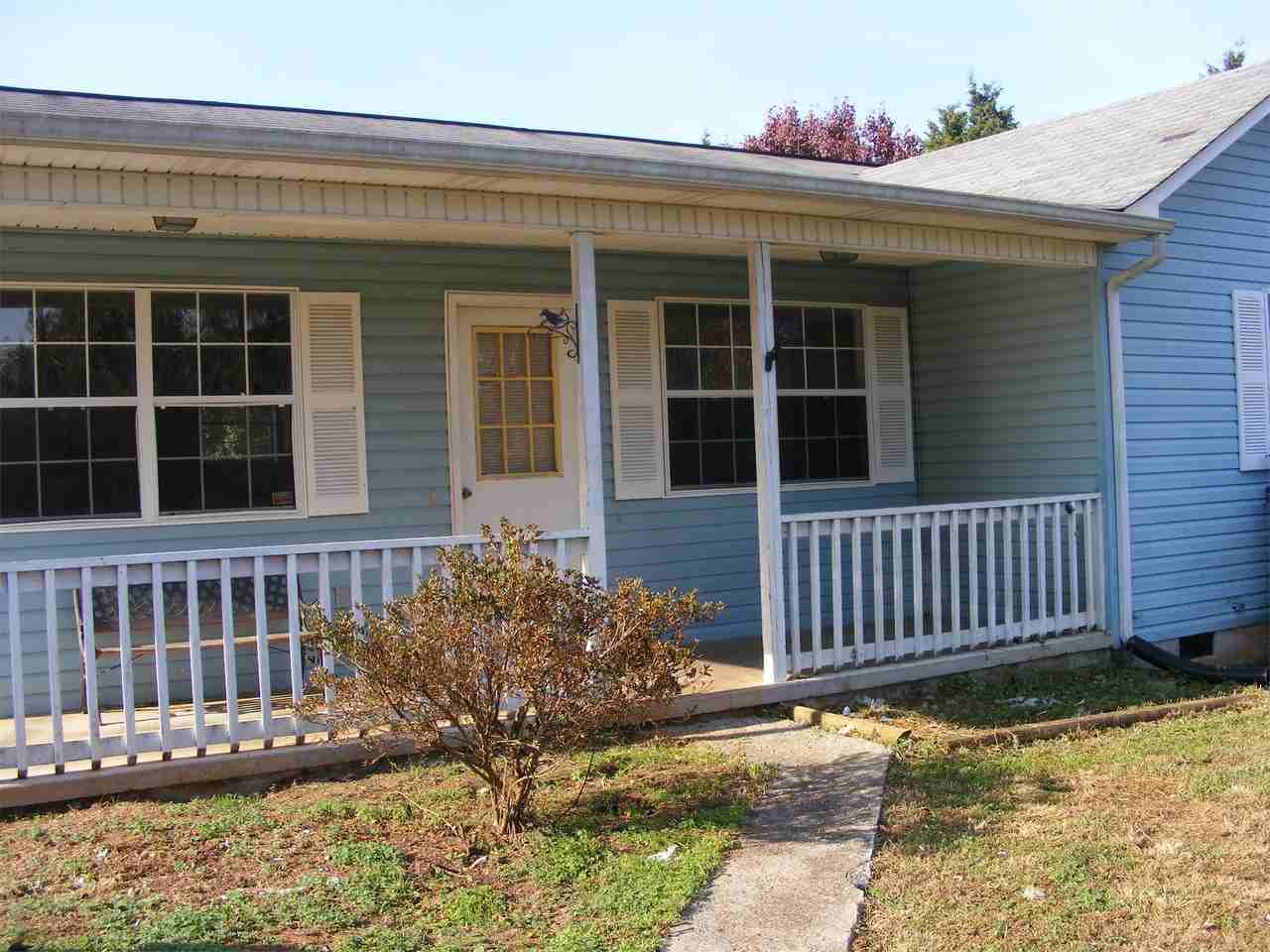 225 Sunset Dr - Photo 2 of 11