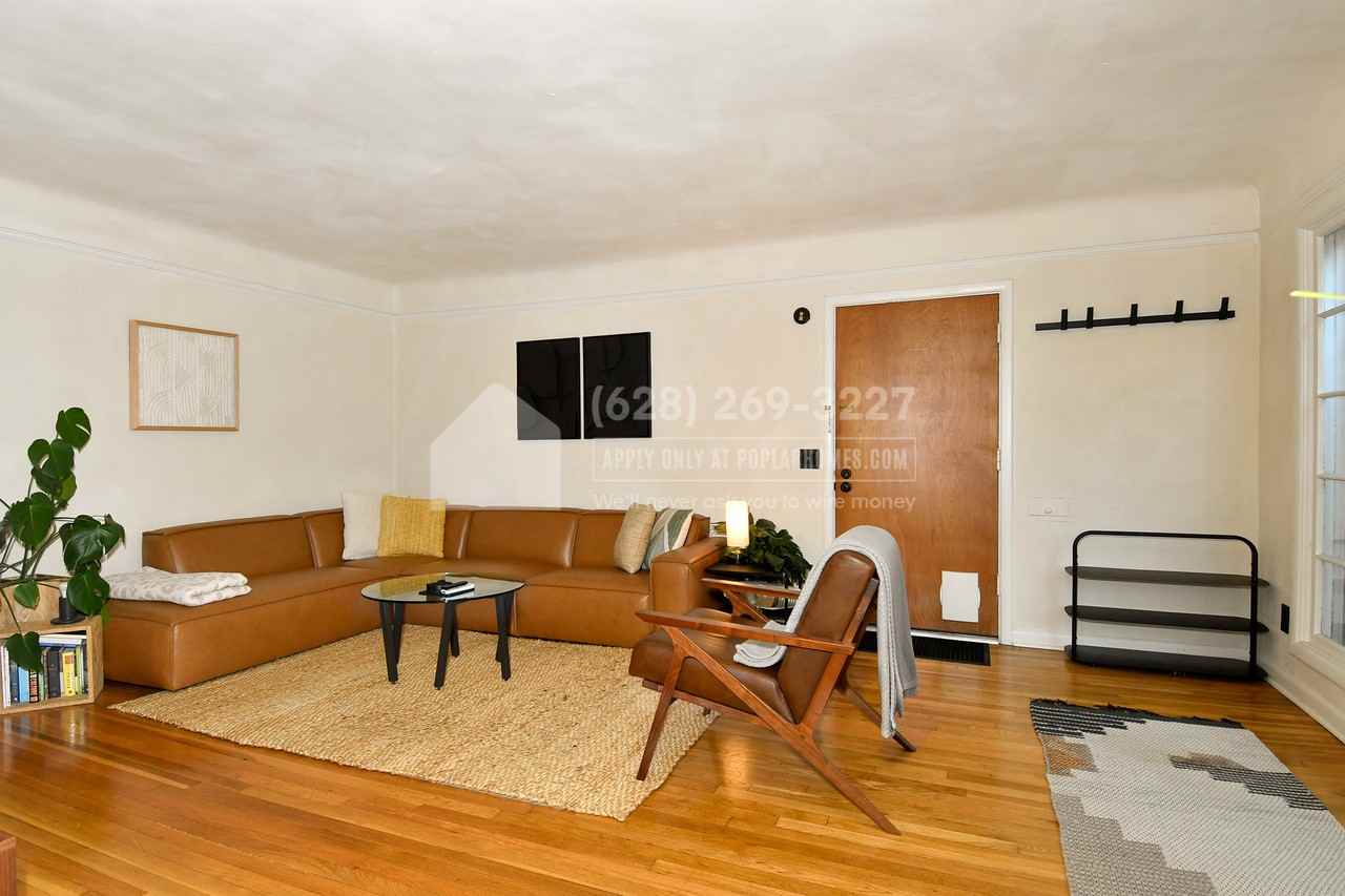 3945 Ne 72nd Ave - Photo 3 of 21