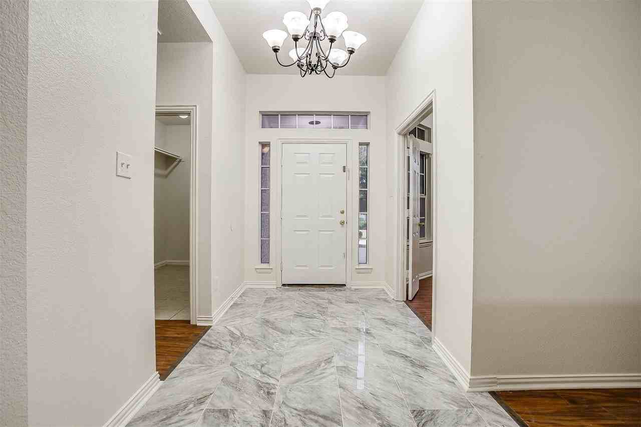 1413 Blue Gill Ln - Photo 2 of 10