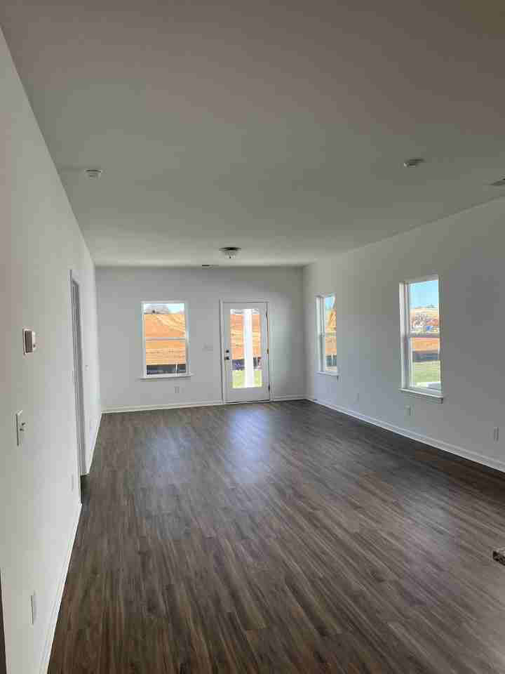 806 Grand Station Blvd - Photo 4 of 20