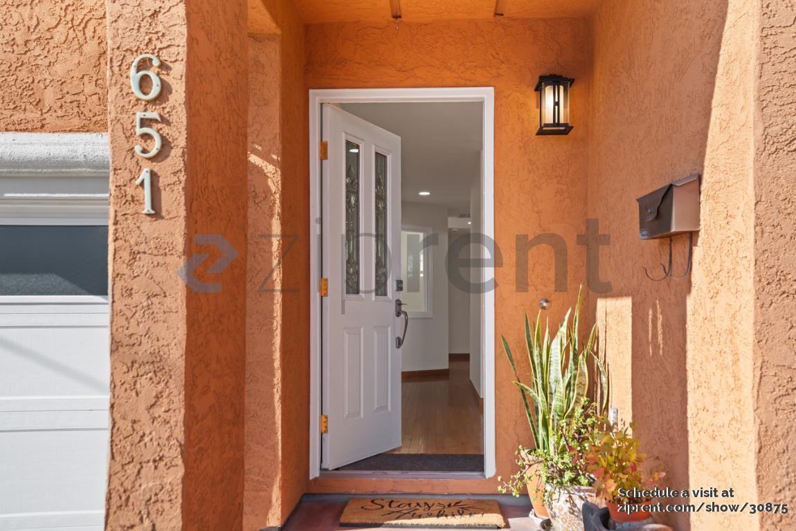 651 40th St - Photo 4 of 31