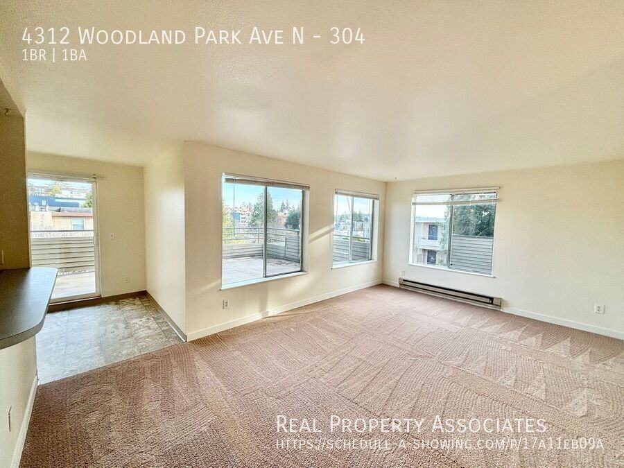 4312 Woodland Park Ave N #304 - Photo 2 of 30