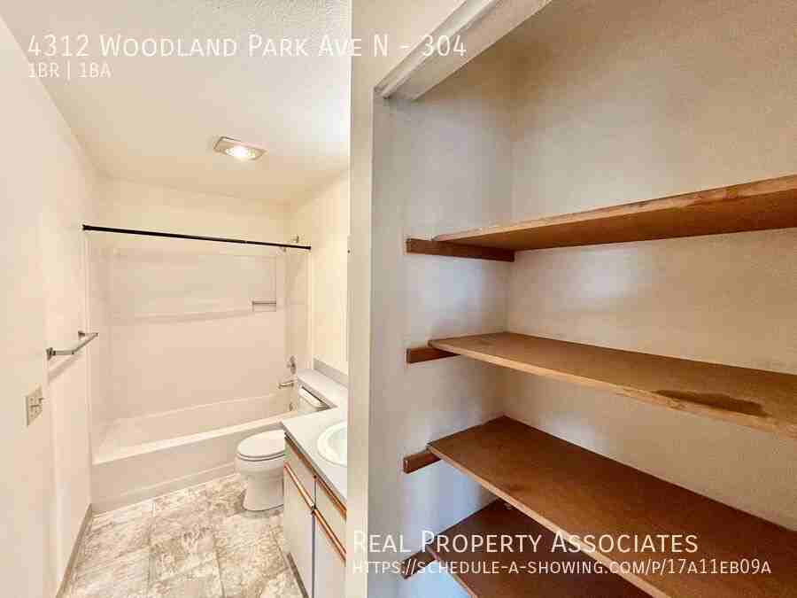 4312 Woodland Park Ave N #304 - Photo 3 of 30