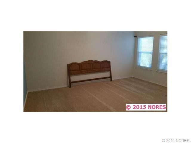 1112 West Granger St N - Photo 3 of 4