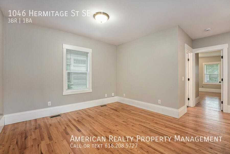 1046 Hermitage St Se #1 - Photo 7 of 16