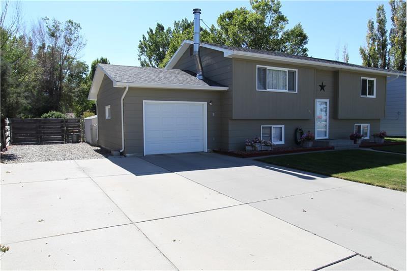 2106 Yellowstone Ave - Photo 2 of 21