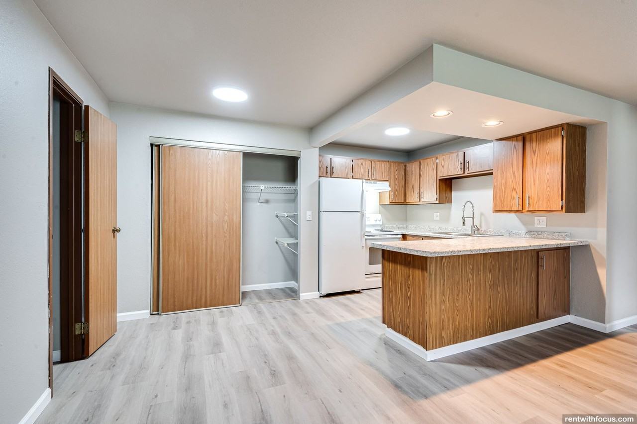 Nova Apartments (E) - Photo 2 of 21