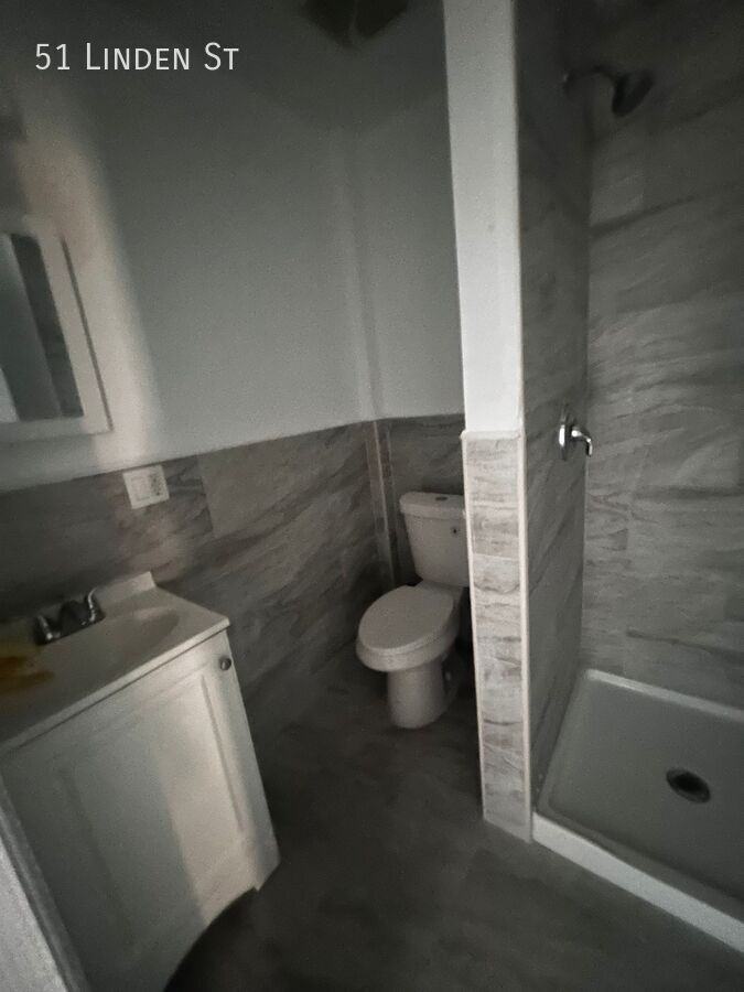 51 Linden St - Photo 4 of 6