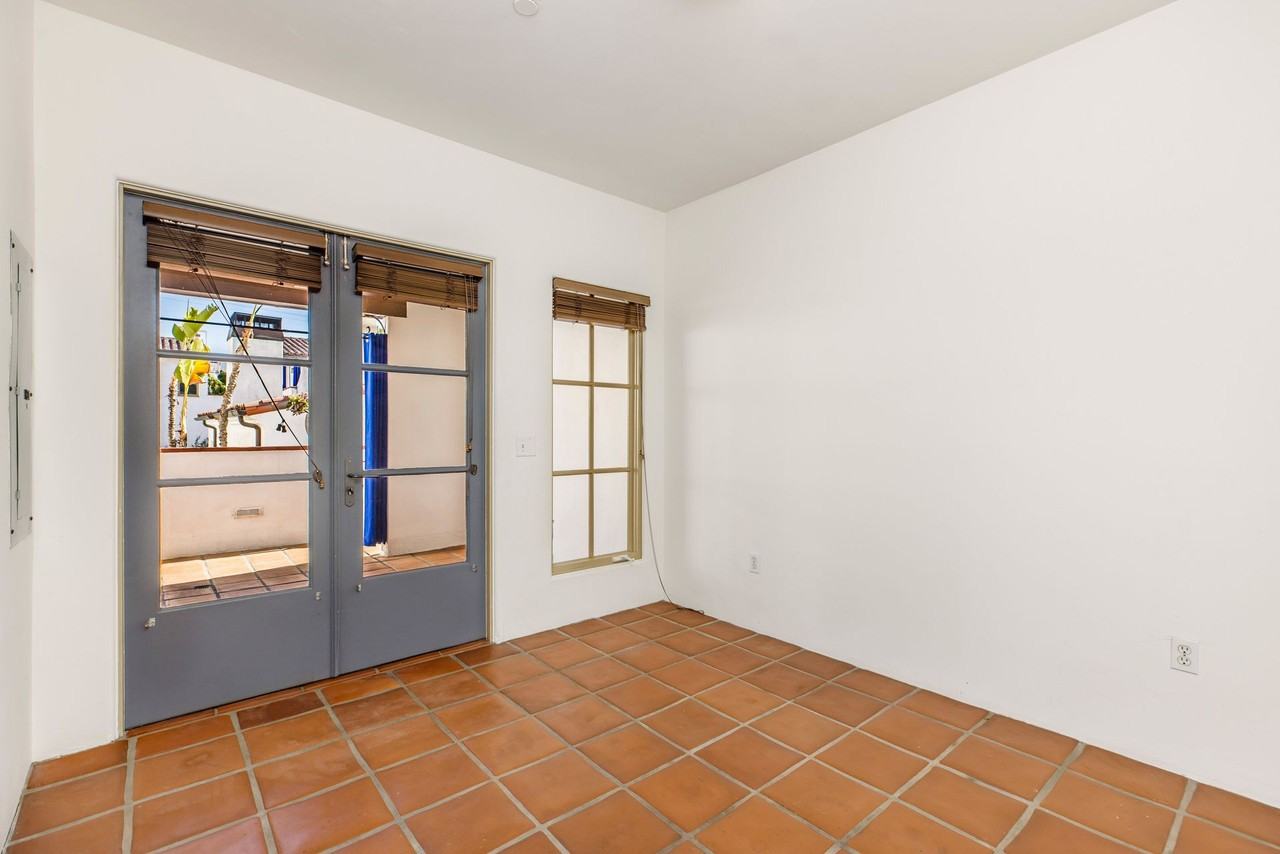 1414 N Harper Ave - Photo 3 of 36