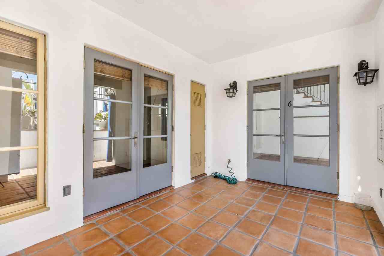 1414 N Harper Ave - Photo 4 of 36