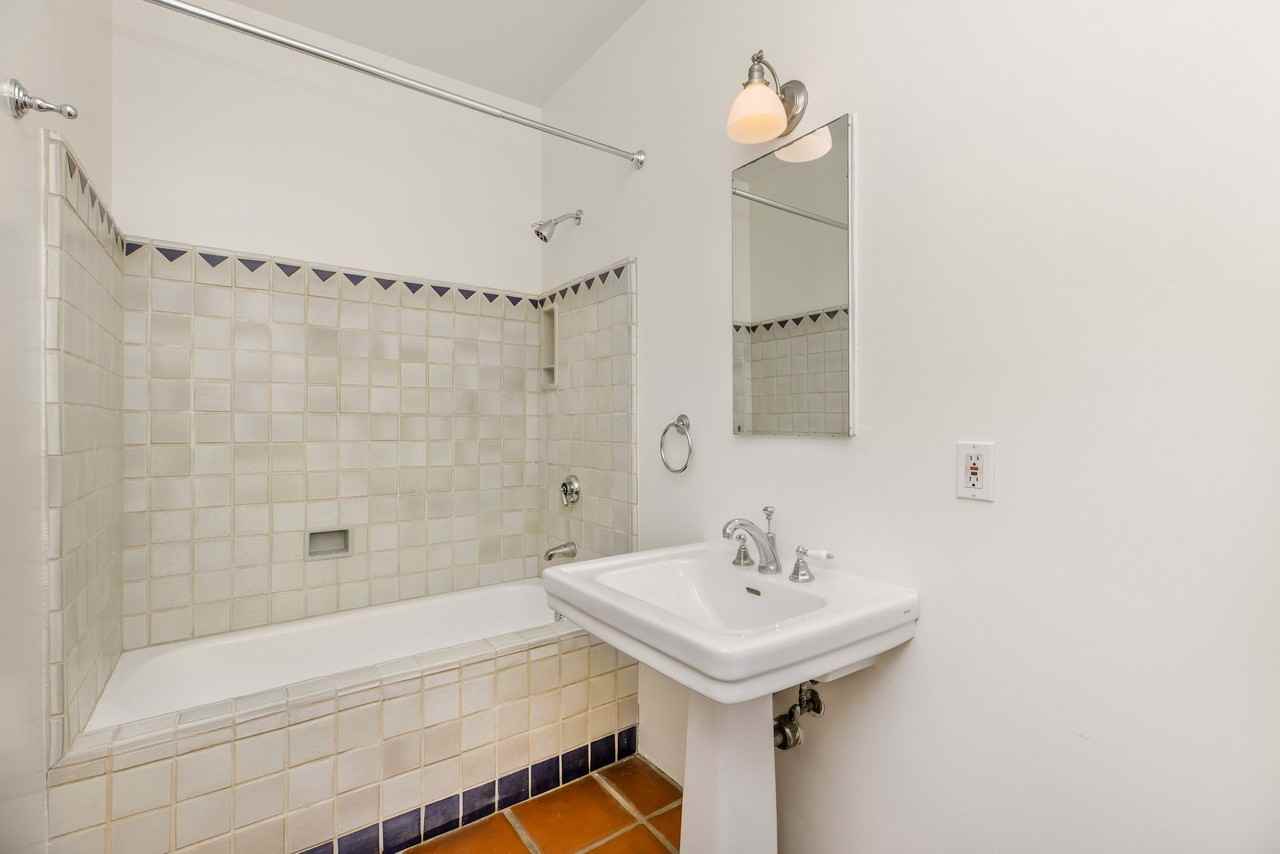 1414 N Harper Ave - Photo 7 of 36