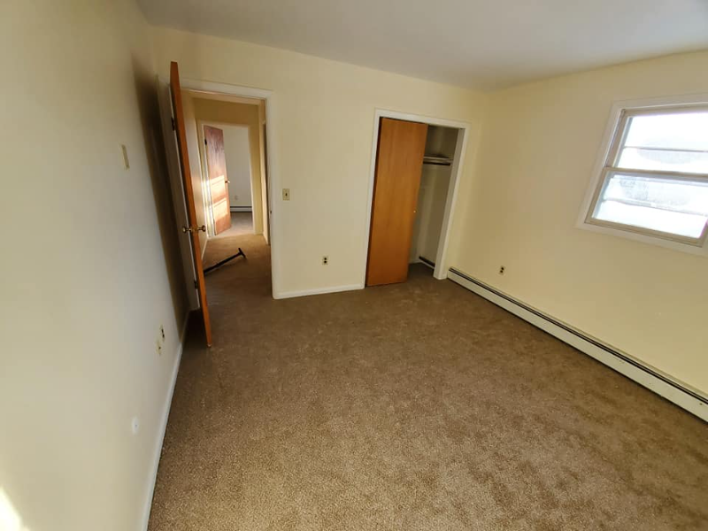 150 Colchester Rd - Photo 4 of 8