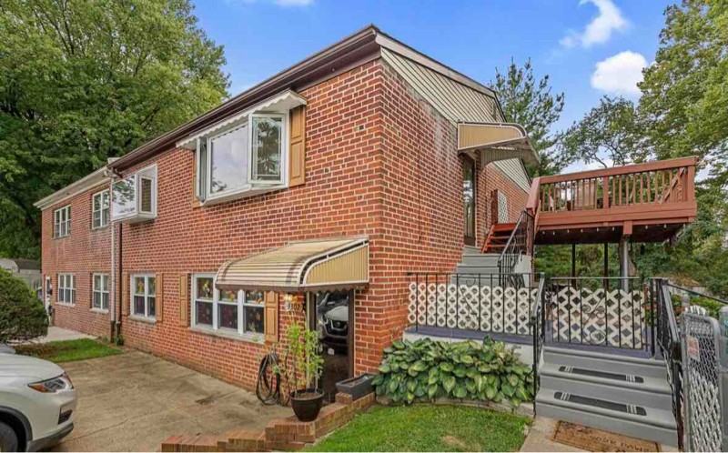 3302 S Keswick Cir #1 - Photo 2 of 8