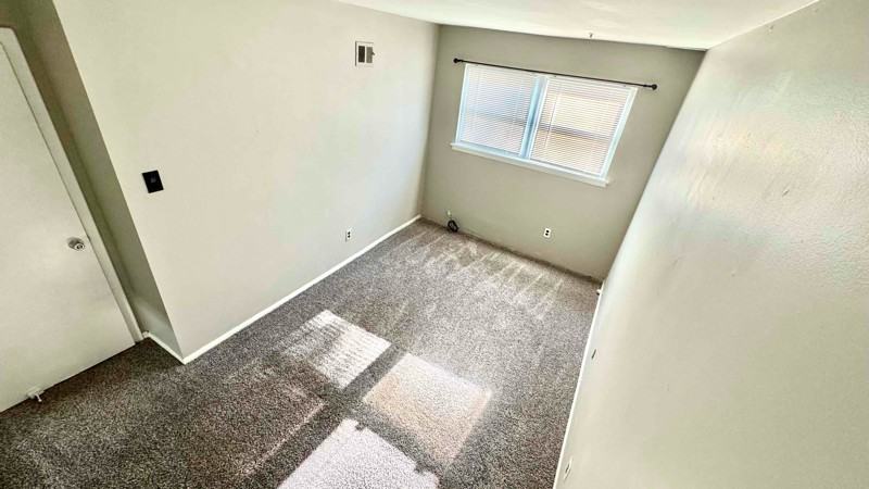 3302 S Keswick Cir #1 - Photo 5 of 8