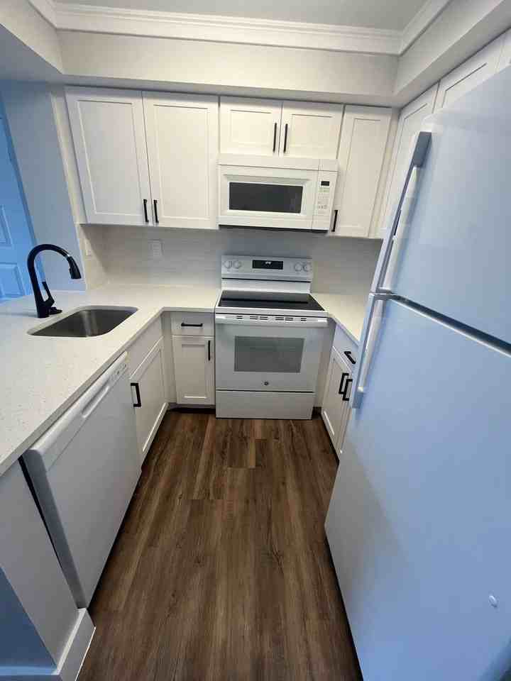 718 Executive Center Drive #21