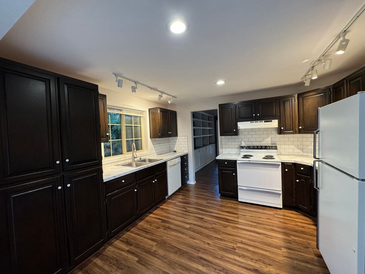 20780 Terasse Dr Nw - Photo 3 of 30
