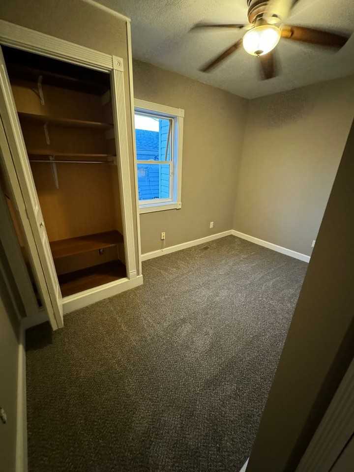 1627 W Thoman St - Photo 7 of 24