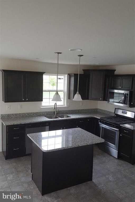5115 Winthrop Avenue - Photo 2 of 8