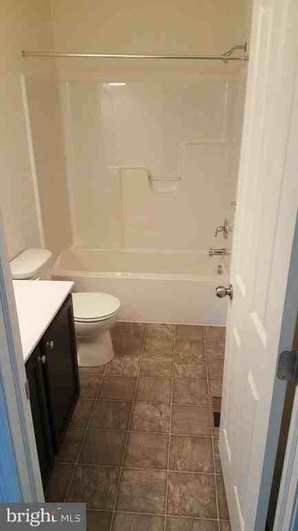 5115 Winthrop Avenue - Photo 7 of 8