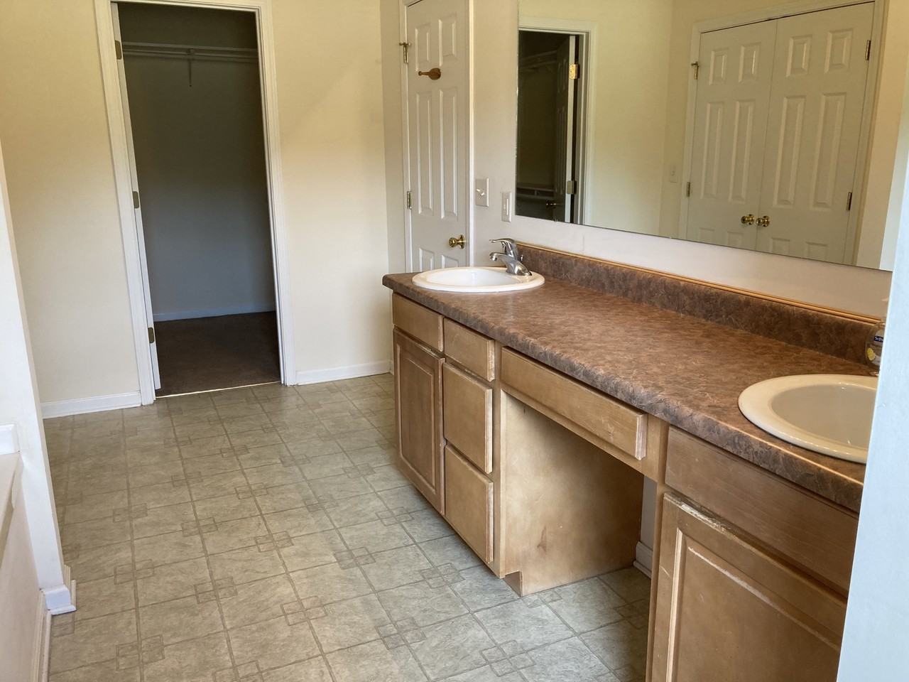 Scotland Rd #990 - Photo 5 of 37