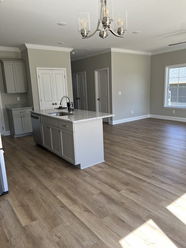 140 Bellingham Cv Ne - Photo 4 of 30