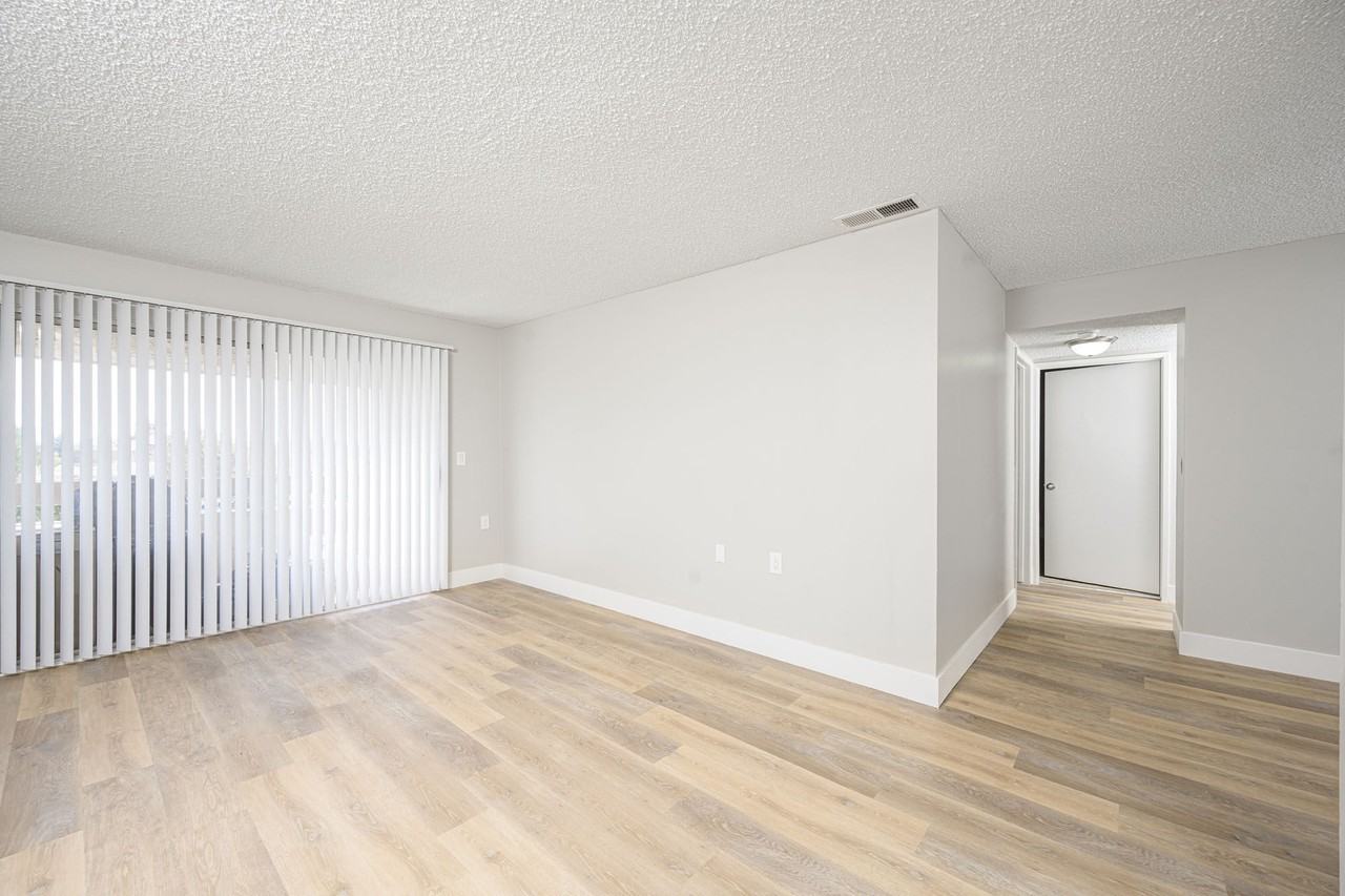 Mountain View Camarillo - Photo 4 of 26