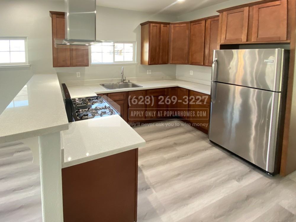 838 27th Ave #1 - Photo 3 of 19