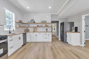 featured image of Perez St