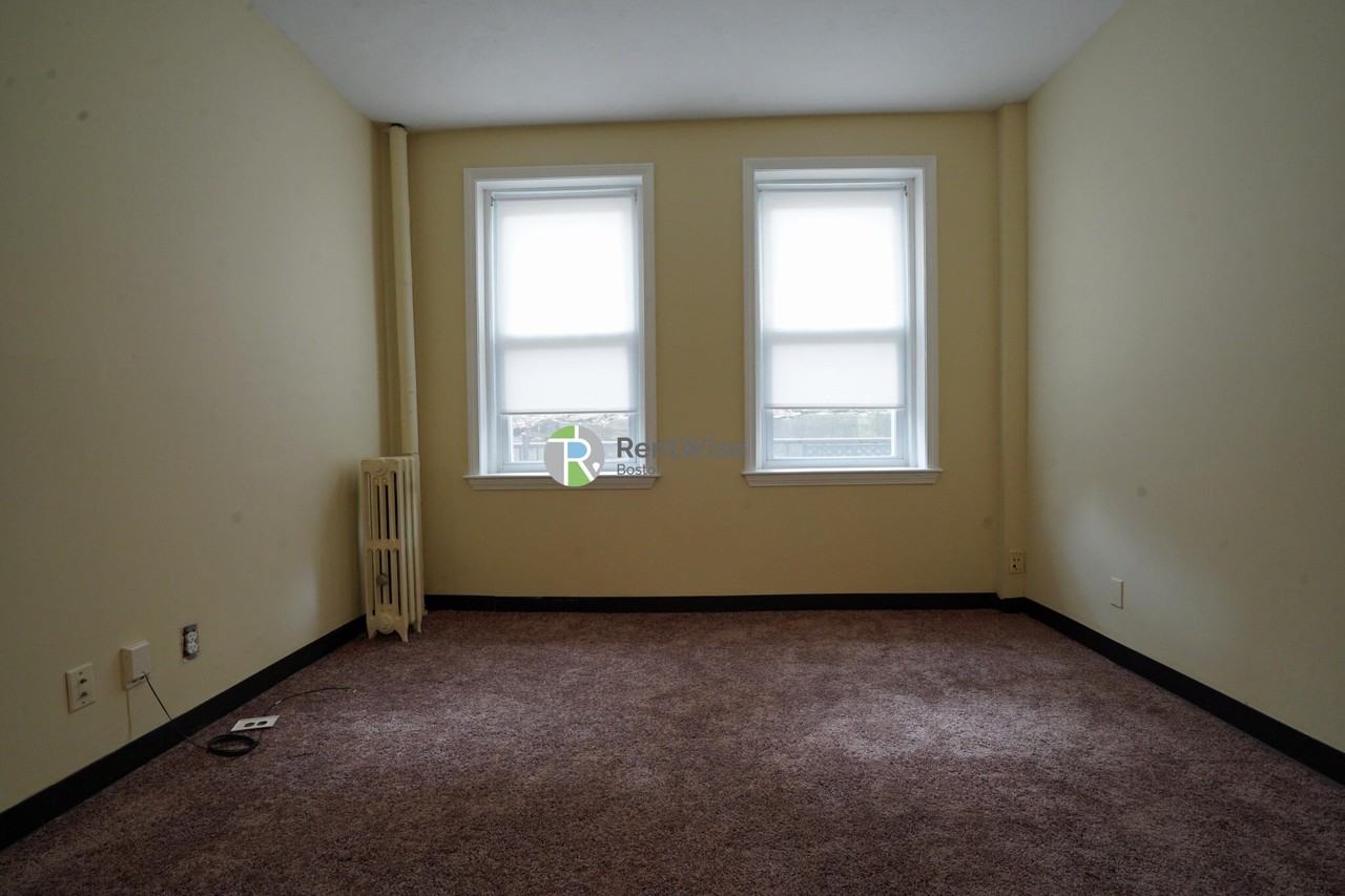161 Kelton St #14 - Photo 3 of 12