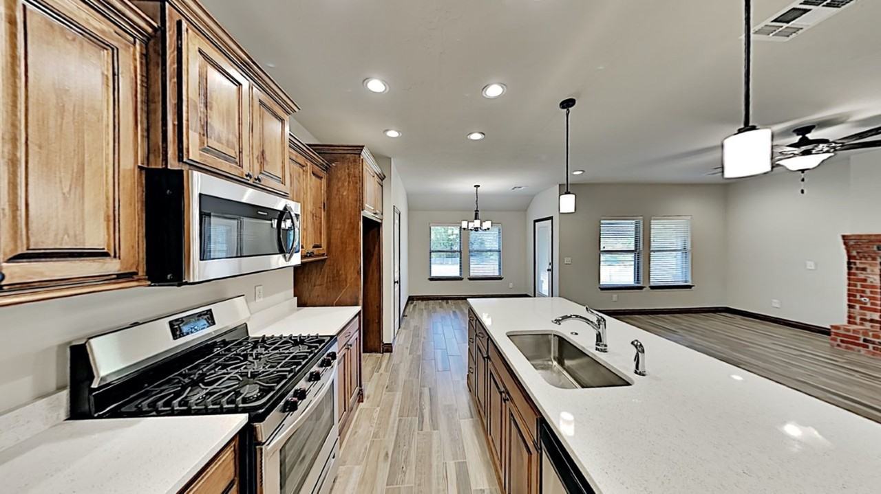 7037 Hidden Trail Ln - Photo 5 of 21