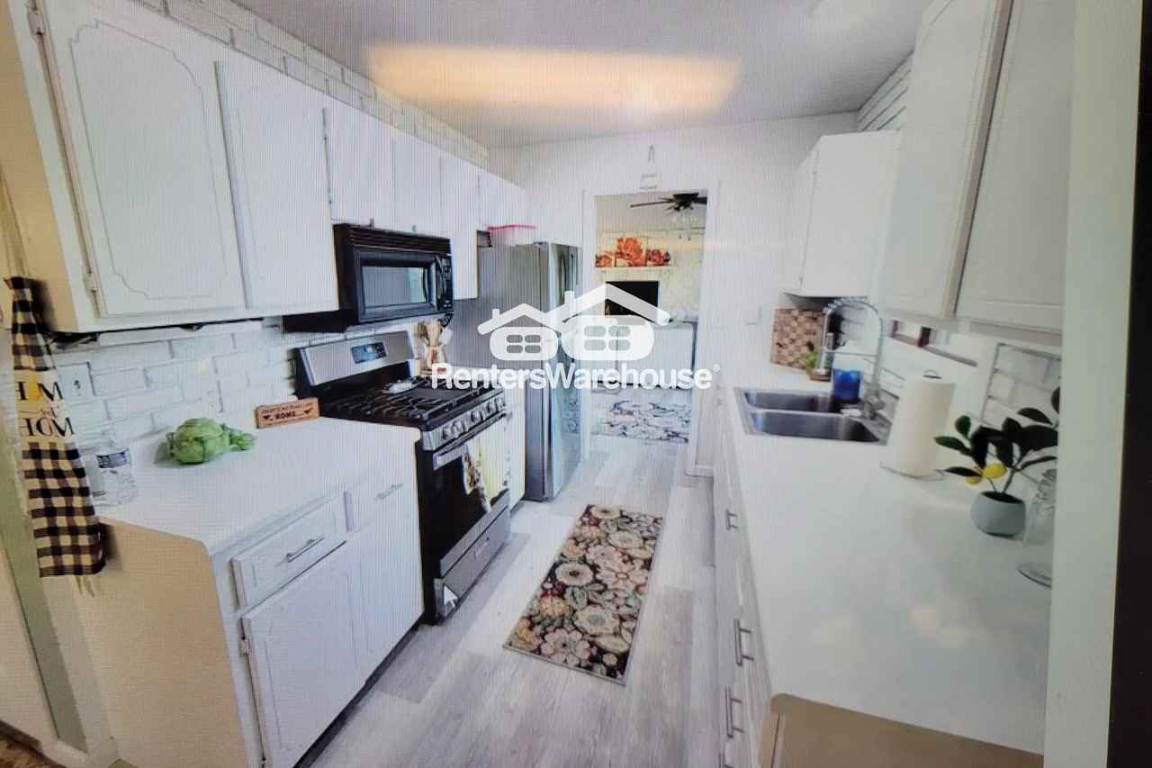 16141 Pepin Ln - Photo 3 of 24