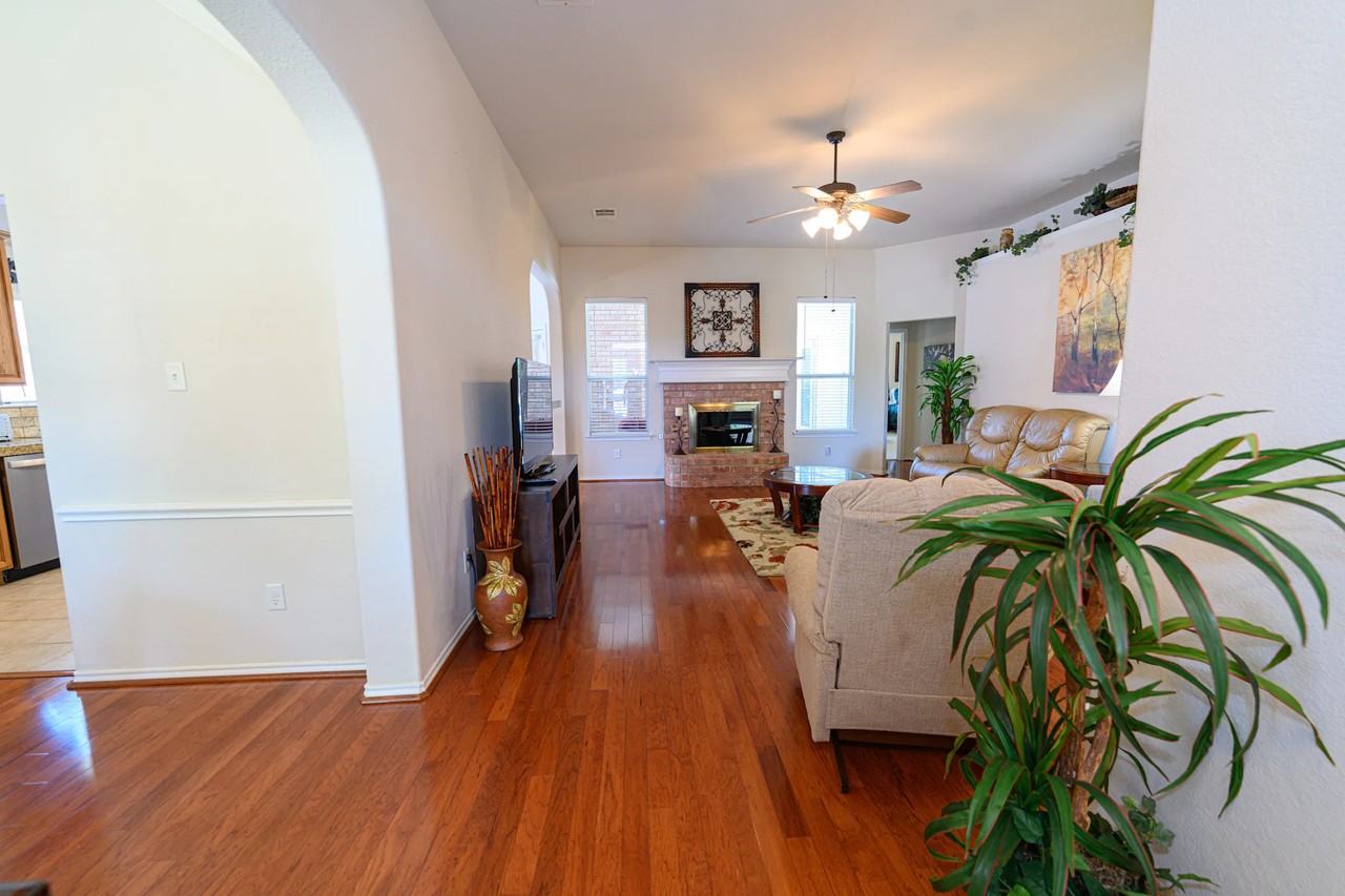 10405 Evergreen Dr - Photo 2 of 21