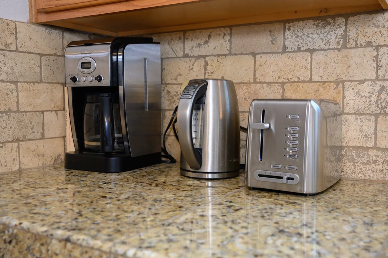 10405 Evergreen Dr - Photo 3 of 21