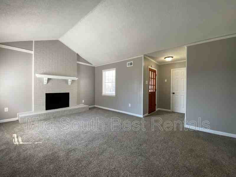 48 Sullivan Dr - Photo 2 of 8