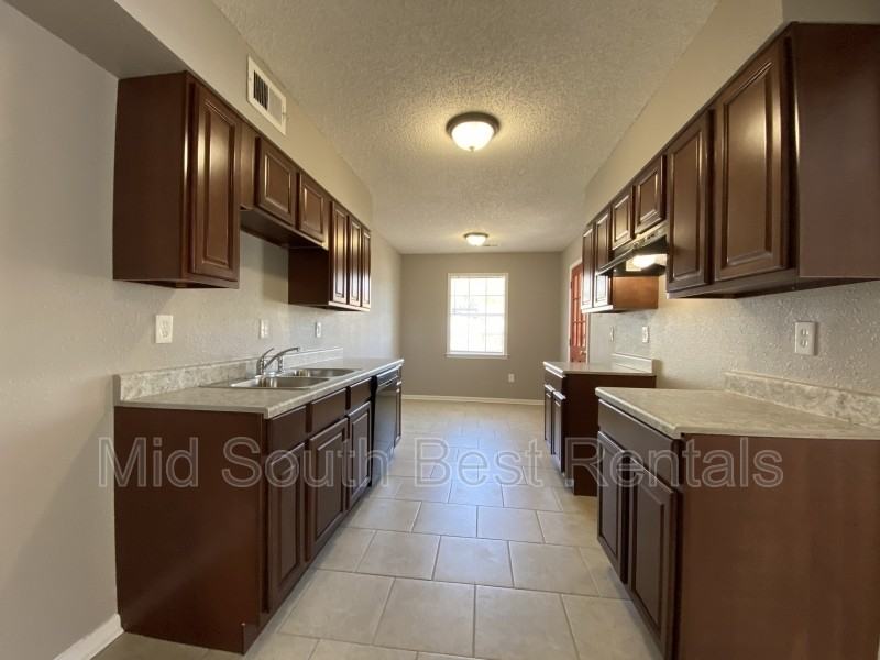 48 Sullivan Dr - Photo 3 of 8