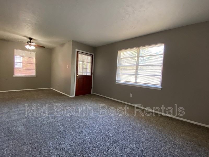 3719 Mountain Terrace St - Photo 2 of 9