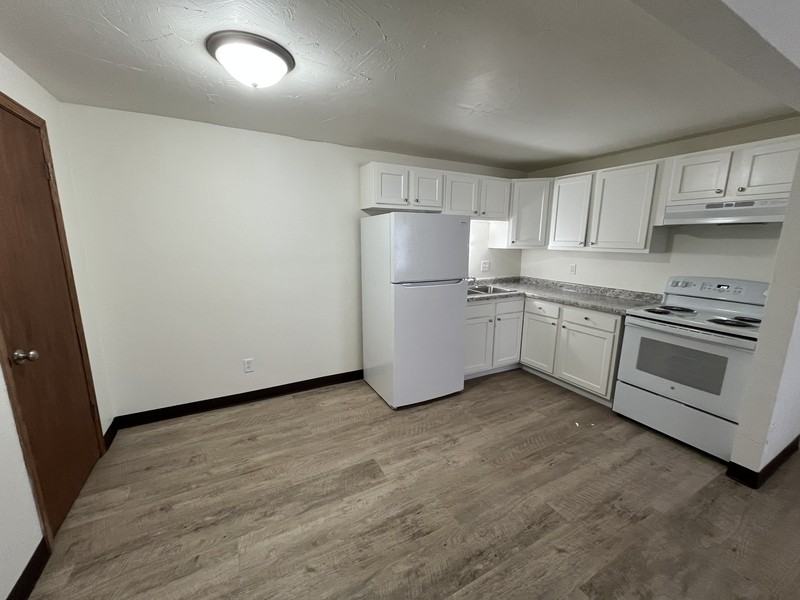 523 Spinnaker Ln - Photo 3 of 9