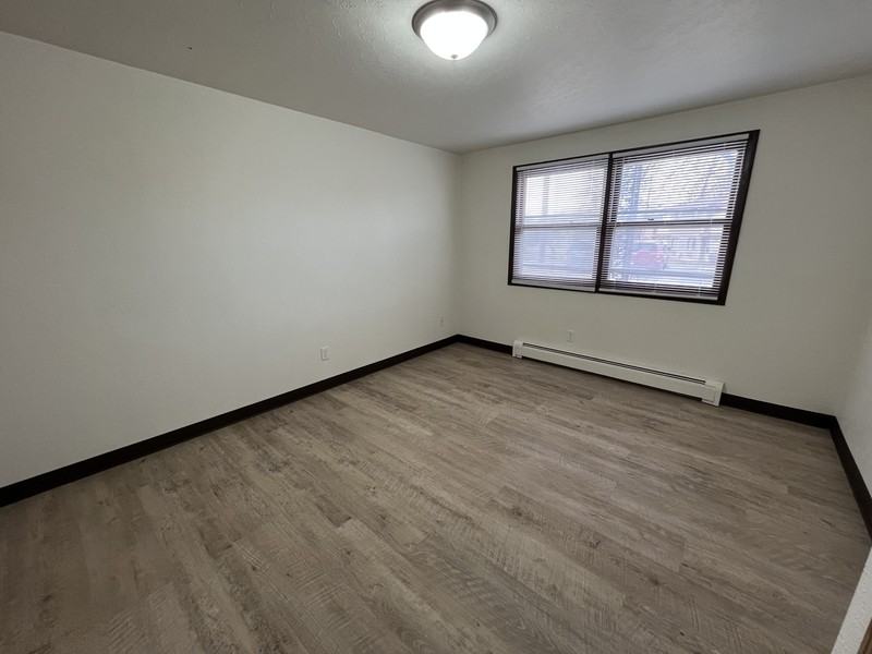523 Spinnaker Ln - Photo 7 of 9