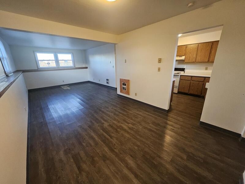 318 Joseph St - Photo 2 of 15