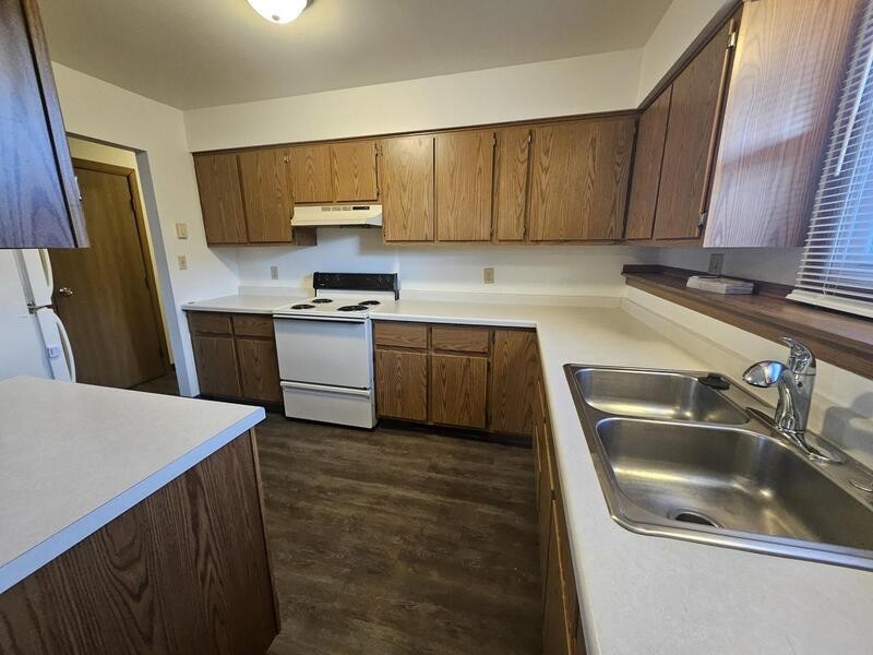 318 Joseph St - Photo 3 of 15