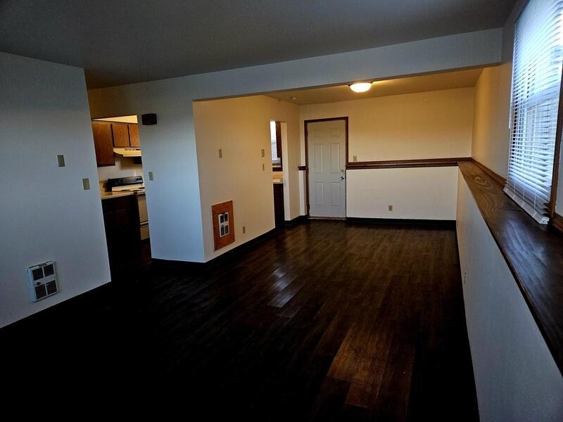 318 Joseph St - Photo 5 of 15