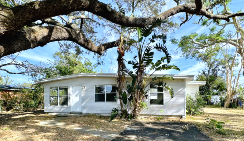 7111 Onyx Dr N - Photo 4 of 29