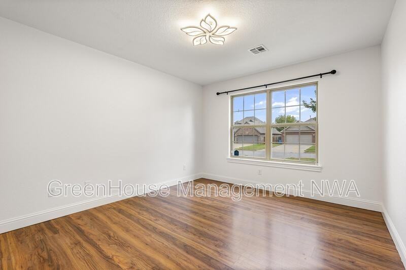 3101 Sw Wargate Ave - Photo 7 of 27