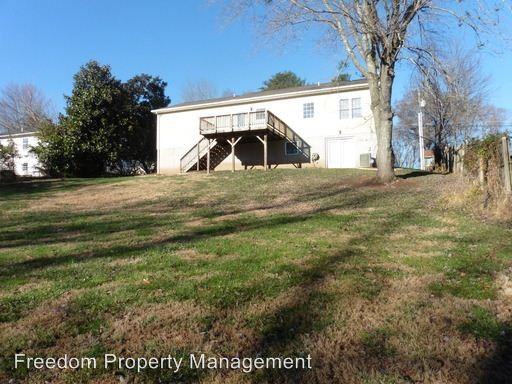 8007 Maplewood Dr - Photo 2 of 17