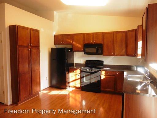 8007 Maplewood Dr - Photo 3 of 17