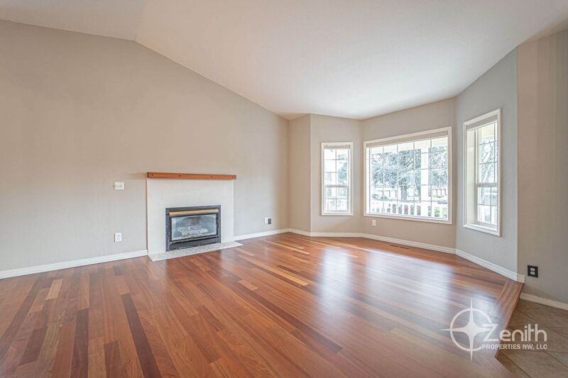 4314 Ne 126th St - Photo 7 of 48