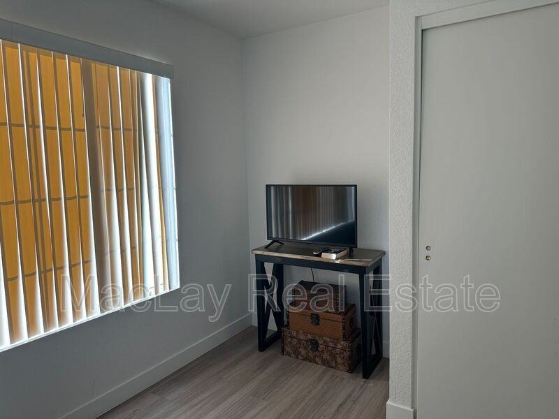 8934 E Minnesota Ave - Photo 6 of 18