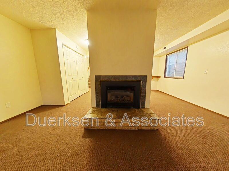 439 Nw 15th St - Photo 2 of 13